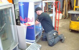 Frigo canette Red Bull